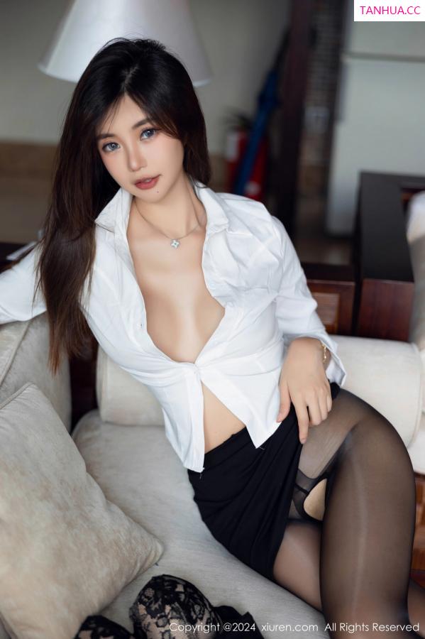 綺裡嘉 绮里嘉 [XiuRen]高清写真图 2024.02.02 No.8053 绮里嘉ula 黑丝美腿第75张图片